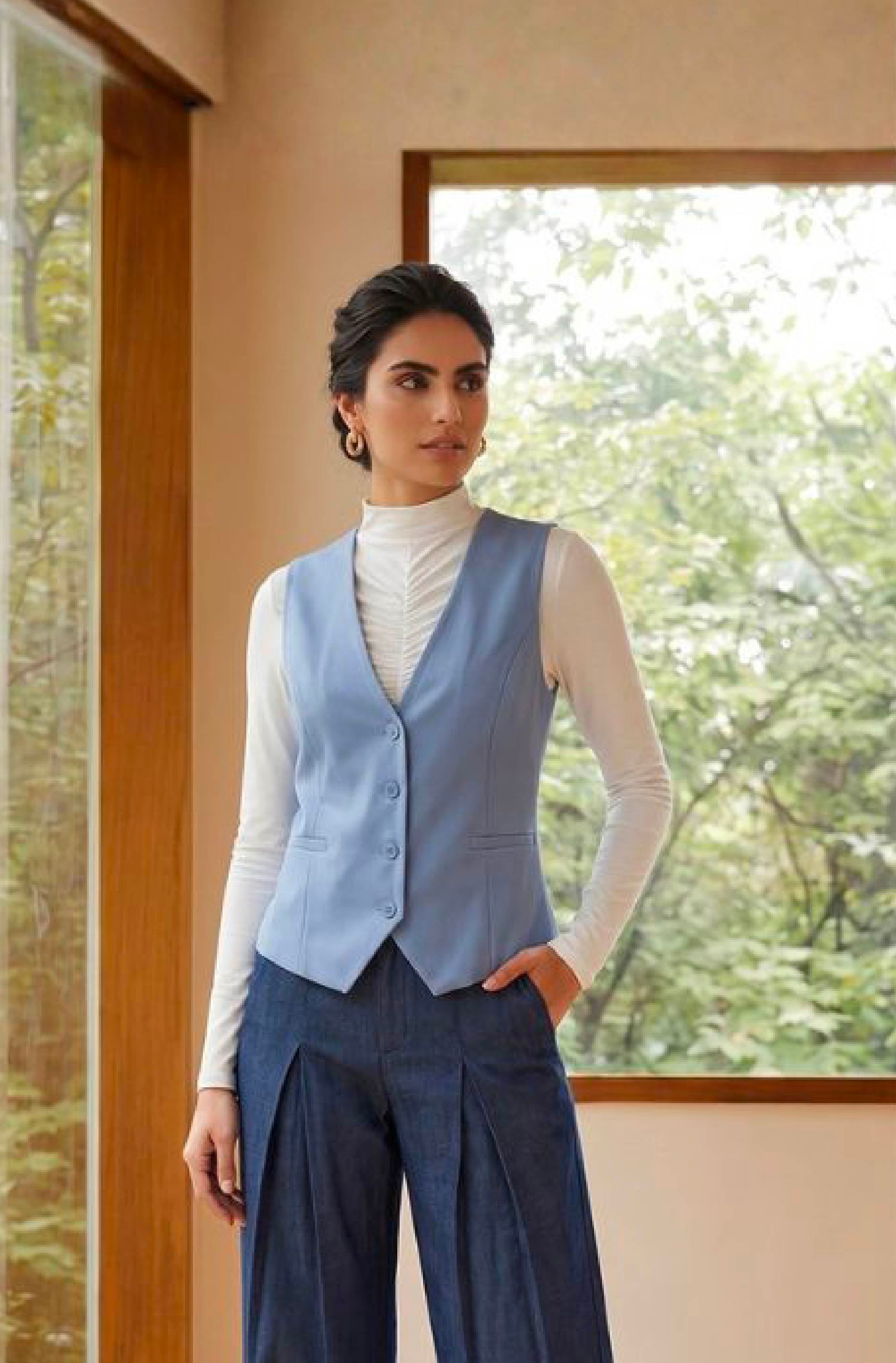 Chalecos y pantalones palazzo: el match que redefine la elegancia
