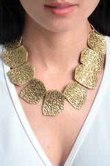 Collar mujer figuras asimetricas color dorado