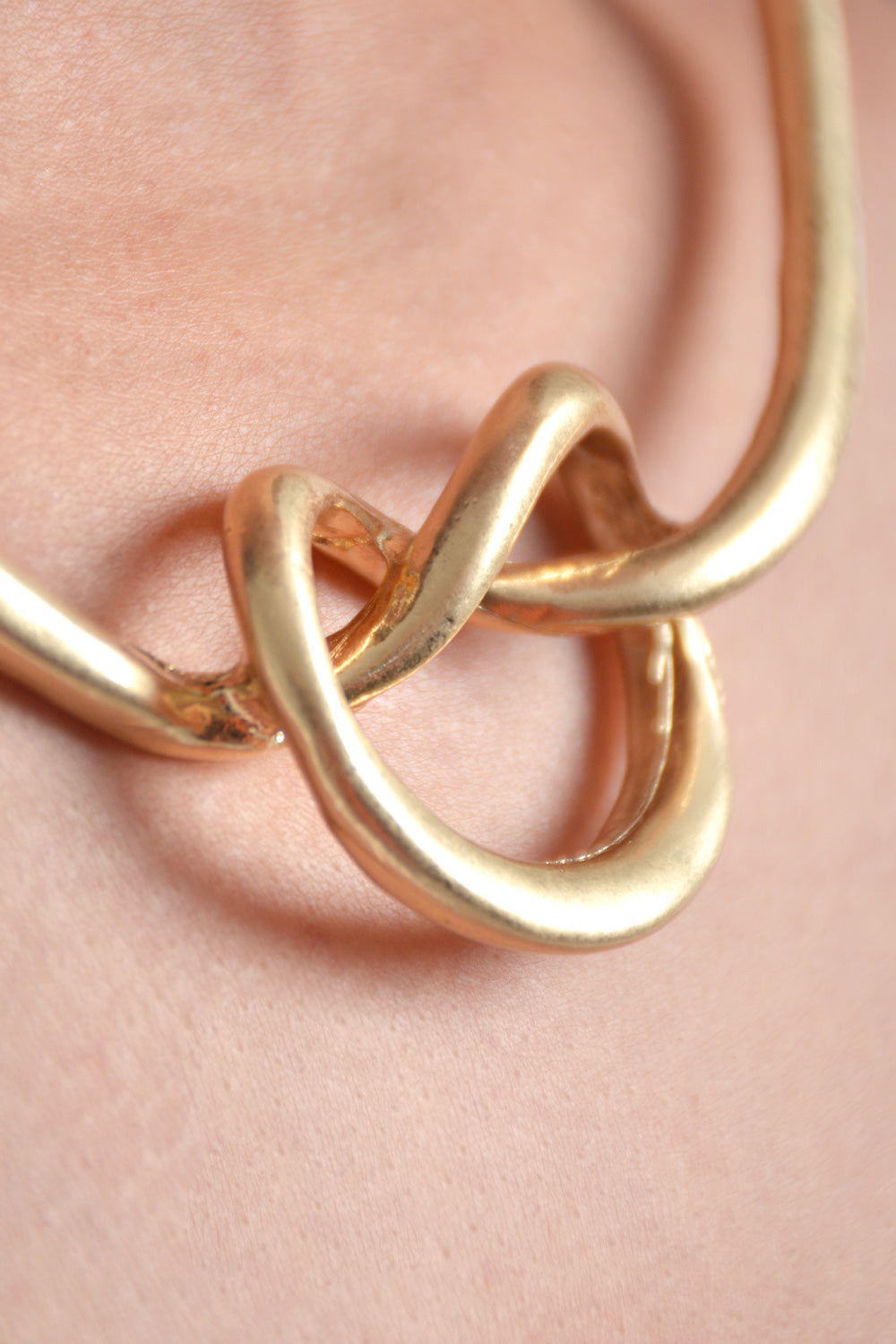 gargantilla mujer diseno nuedo collar p020 COLLAR-P020 dorado Xuss imagen 2