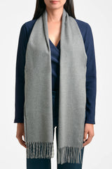 Bufanda mujer con flecos color gris