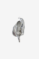 Broche mujer hoja metálica